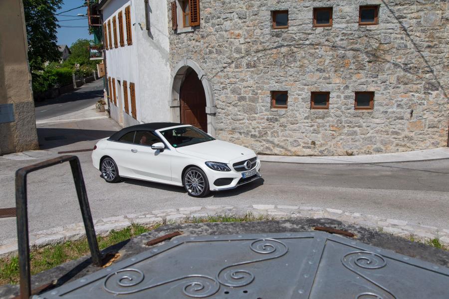  Mercedes-Benz C300 Cabriolet AMG Line 2016 года  (фото 18 из 32)